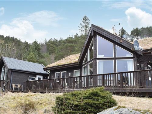 Holiday home - 8 persons -  - Ommundsbakken - Jørpeland/Rogaland - 4105 - Jørpeland