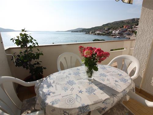 Holiday Home/Apartment - 6 persons -  - Metajna - 53296 - Metajna