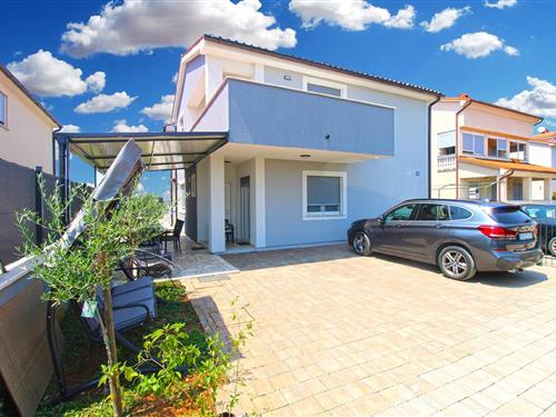 Ferienhaus - 8 Personen -  - Galižanska cesta 36F (44.925499, - 52212 - Fažana