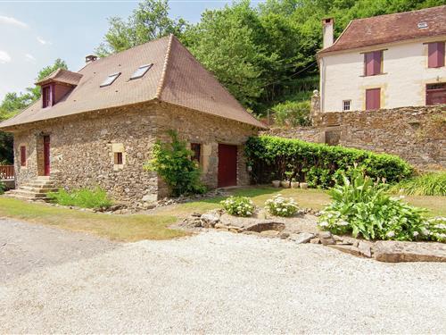 Holiday home - 12 persons -  - 24160 - St. Medard D'excideuil