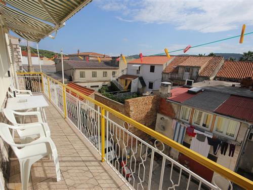 Holiday Home/Apartment - 6 persons -  - Vis - 21480 - Vis