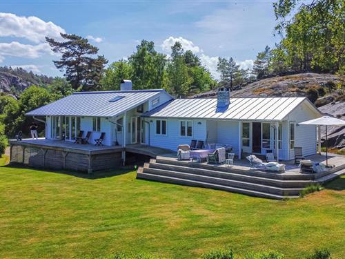 Holiday home - 5 persons -  - Kyrkofjäll - 471 92 - Tjörn