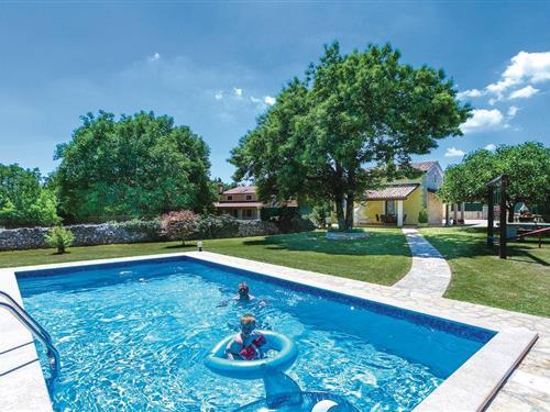 Sommerhus - 5 personer -  - Badnjevari - Zminj-Badnjevari - 52341 - Badnjevari