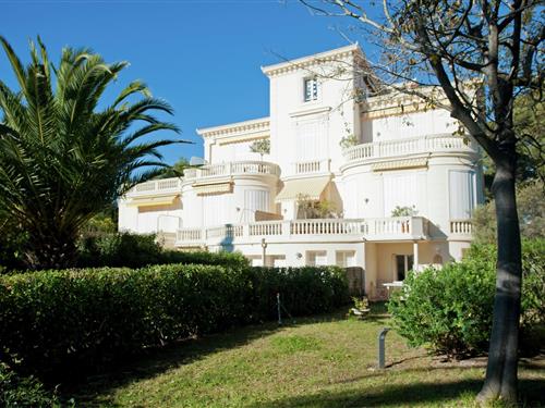 Holiday Home/Apartment - 4 persons -  - 83700 - Boulouris Sur Mer  Saint