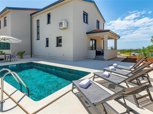 Holiday Home/Apartment - 4 persons -  - Borgo - Porec-Tar - 52465 - Tar