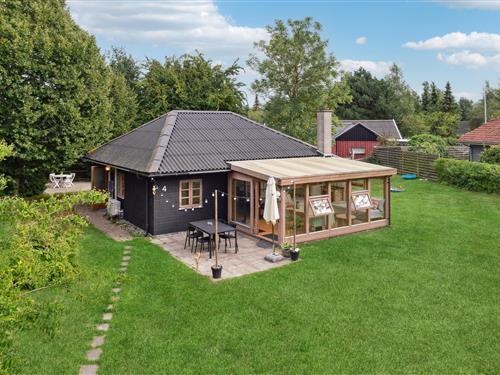 Holiday Home/Apartment - 4 persons -  - Vipstjærtevej - Marielyst - 4873 - Væggerløse