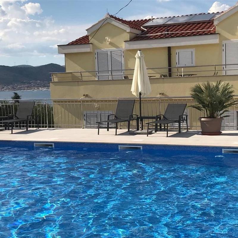 Ferielejlighed - 5 personer -  - 21223 - Okrug Gornji