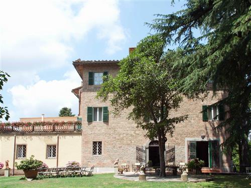 Sommerhus - 22 personer -  - Palaia - 56036