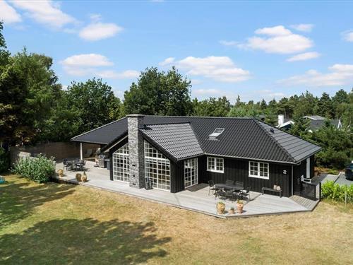 Sommerhus - 10 personer -  - Mælkebøttevej - Marielyst - 4873 - Væggerløse