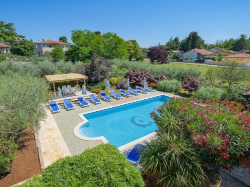 Holiday home - 6 persons -  - 52470 - Bašanija