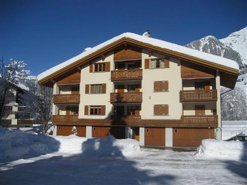 Holiday Home/Apartment - 4 persons -  - Doggilochstrasse - 7250 - Klosters-Serneus