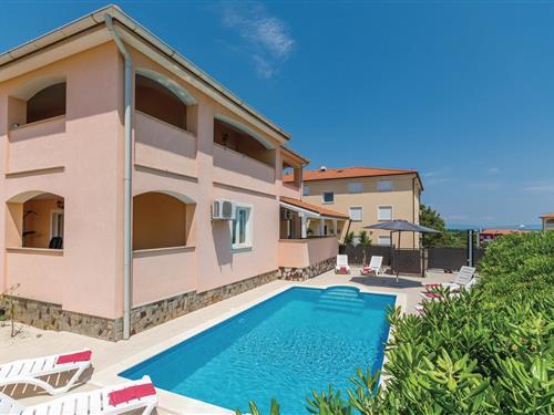 Holiday home - 13 persons -  - Smiljevac - 52204 - Liznjan