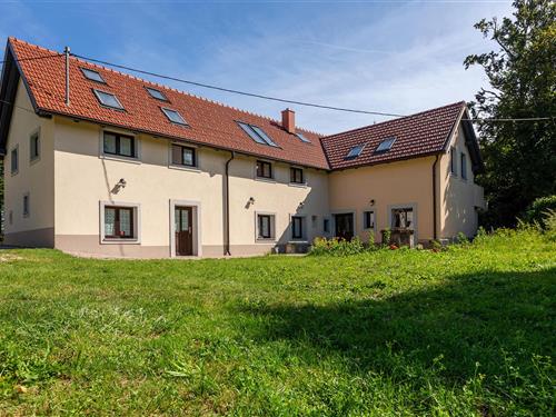 Feriehus / leilighet - 4 personer -  - Gozd - 5273 - Col