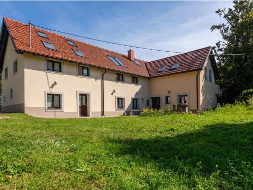 Holiday apartment - 4 persons -  - Gozd - 5273 - Col