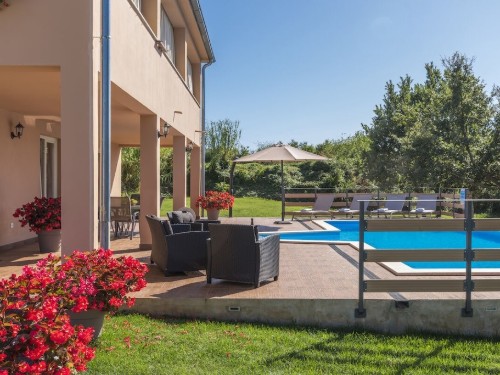 Holiday home - 6 persons -  - 52444 - Tinjan