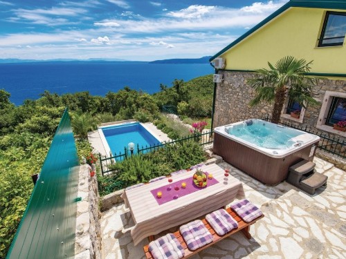 Feriehus - 9 personer -  - Kali - Opatija-Medveja - 51415 - Medveja