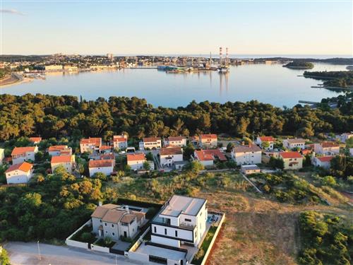 Holiday home - 14 persons -  - Pula - 52100