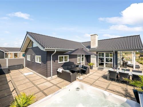 Sommerhus - 10 personer -  - Dortheasvej - Bjerregård - 6960 - Hvide Sande