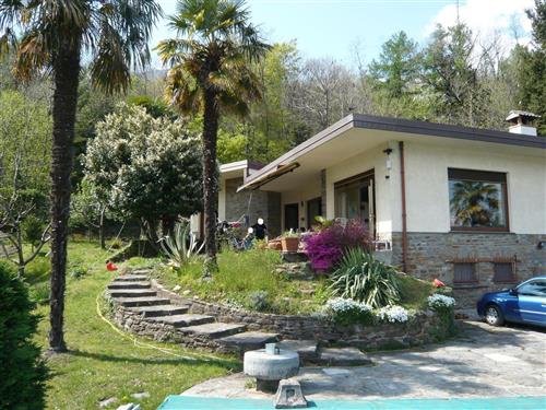 Holiday home - 6 persons -  - Cremia - 22010