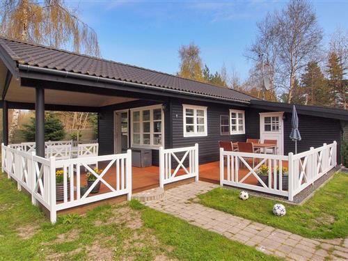 Holiday Home/Apartment - 4 persons -  - Bynkevejen - Gedesby - 4874 - Gedser