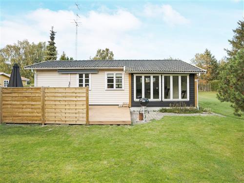 Holiday Home/Apartment - 6 persons -  - Pebertrævej - Marielyst - 4873 - Væggerløse