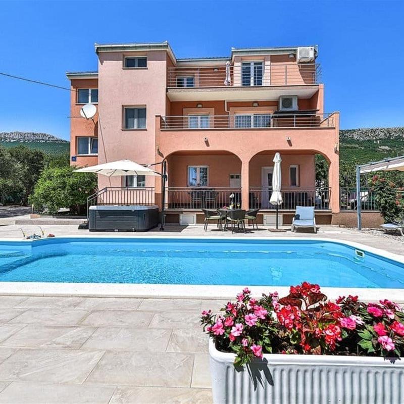 Sommerhus - 12 personer -  - Majuni - 21215 - Kastel Luksic