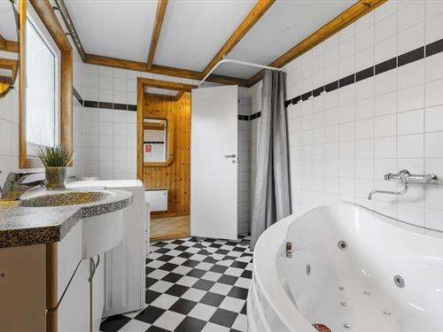 Sommerhus - 8 personer -  - Under Rønnene - Skæring - 8250 - Egå