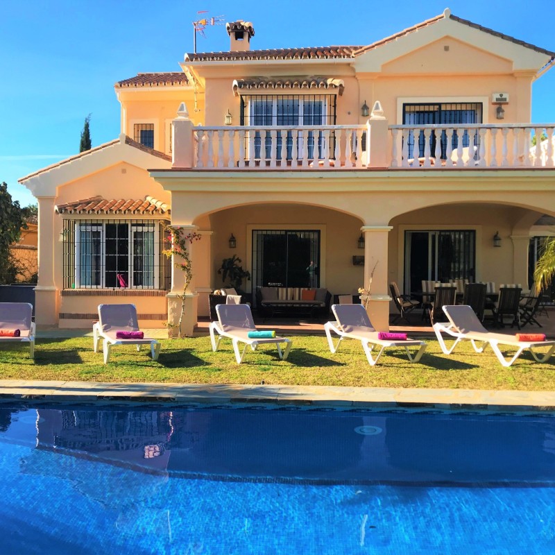Sommerhus - 9 personer -  - Urb. MAJESTIC HILLS Villa - 29690 - Bahia De Casares