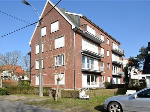 Holiday Home/Apartment - 6 persons -  - 8420 - De Haan