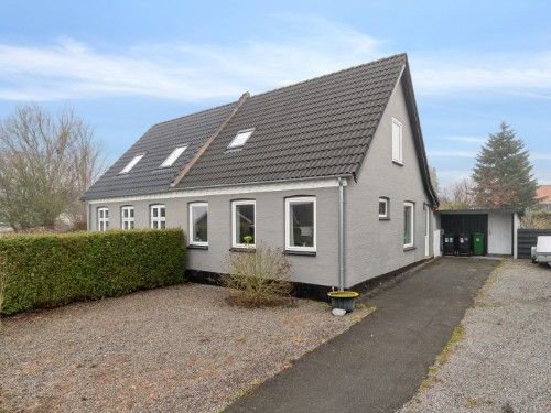 Villa - 6 personer -  - Olesvej - 3720 - Åkirkeby