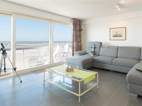 Holiday Home/Apartment - 6 persons -  - 8400 - Ostend