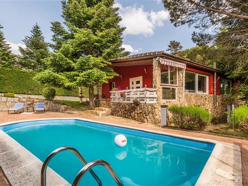 Holiday home - 8 persons -  - Camino de los Rasos - Moralzarzal - 28492 - Mataelpino