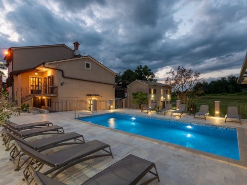 Holiday home - 14 persons -  - Lukezi - Labin-Pican - 52332 - Pican