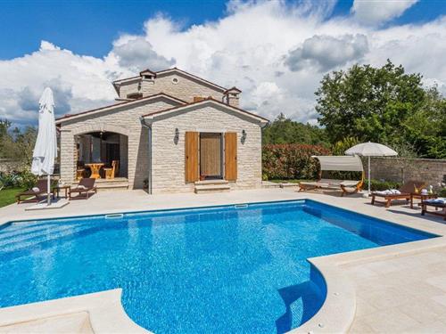 Sommerhus - 8 personer -  - Cervari - 52444 - Tinjan