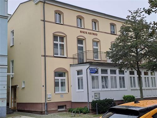 Ferienwohnung - 6 Personen -  - Schulstr. - 18119 - Rostock / Warnemünde