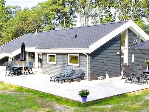 Holiday Home/Apartment - 10 persons -  - Bonamarken - Østre Sømark - 3720 - Åkirkeby