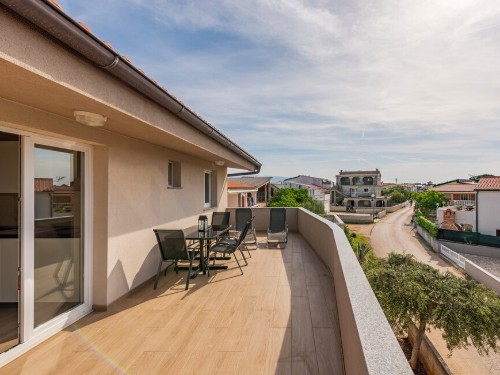 Holiday apartment - 3 persons -  - Ulica Sridnje Kucice - 23234 - Vir