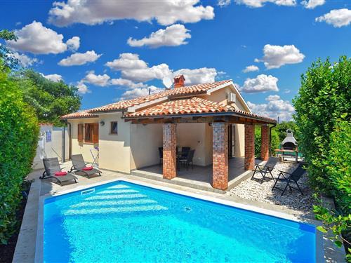 Holiday home - 5 persons -  - Brajdice - 52204 - Liznjan