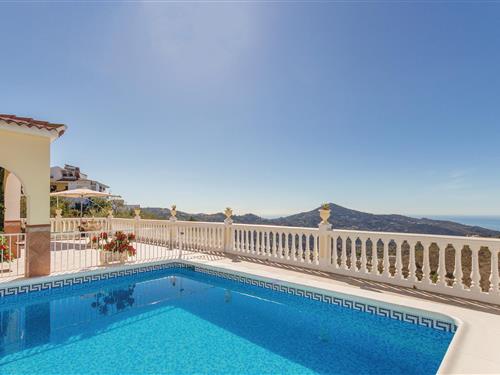 Holiday home - 6 persons -  - Calle la Era - 29753 - Corumbela