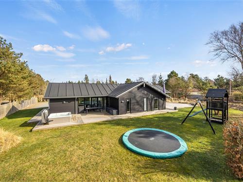 Sommerhus - 12 personer -  - Ved Volden - 6857 - Blåvand