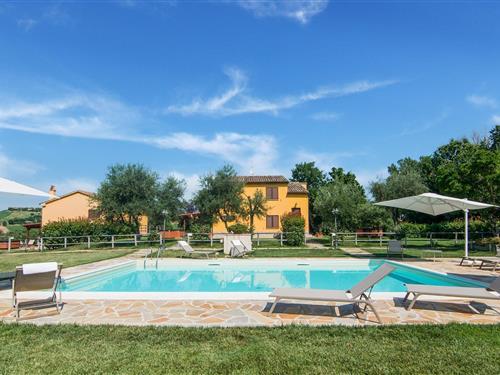 Feriehus - 20 personer -  - 60010 - Ostra Vetere