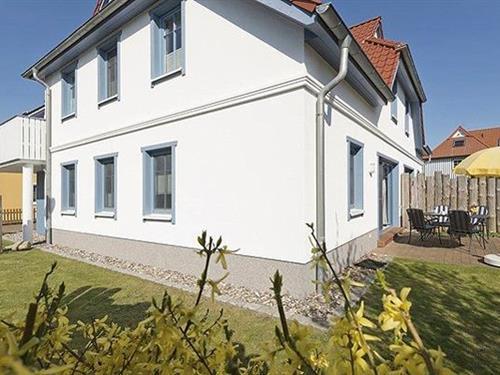 Holiday Home/Apartment - 4 persons -  - Birkmaase - 18374 - Zingst