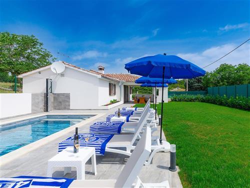 Holiday home - 6 persons -  - Labin - 52234