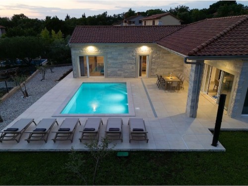 Holiday home - 8 persons -  - 51500 - Pinezici
