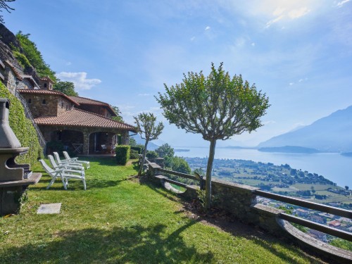 Holiday home - 12 persons -  - 22010 - Dongo