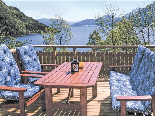 Holiday home - 5 persons -  - Hundvikvegen - Nordfjordeid/Hundvik - 6774 - Nordfjordeid