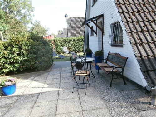 Holiday Home/Apartment - 5 persons -  - Achtern Diek - 26969 - Burhave