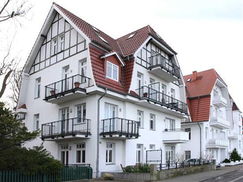 Holiday Home/Apartment - 4 persons -  - Strandblick, Terrasse, Direkt an der Promenade - 18119 - Rostock / Warnemünde