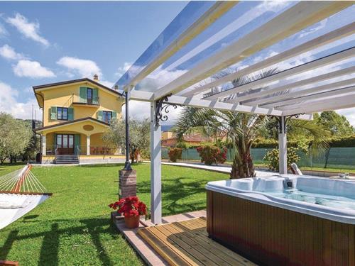 Fritidshus - 9 personer -  - Via Sarzanese - Viareggio - 55054 - Piano Di Con.Massarosa