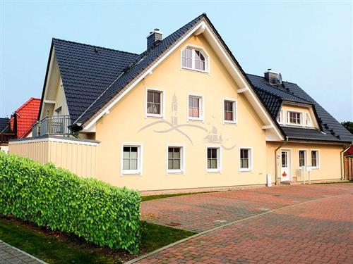 Holiday Home/Apartment - 5 persons -  - Lindenstr. - 18374 - Zingst